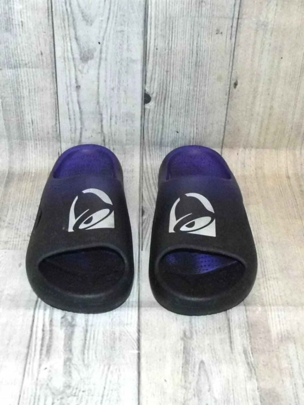 CROCS X Taco Bell Live Mas Slides Mens Size 10